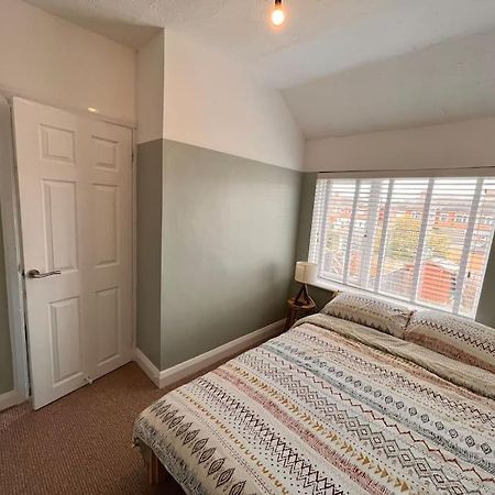 Two Bedroom Terrace House With Parking Kingston upon Hull Esterno foto