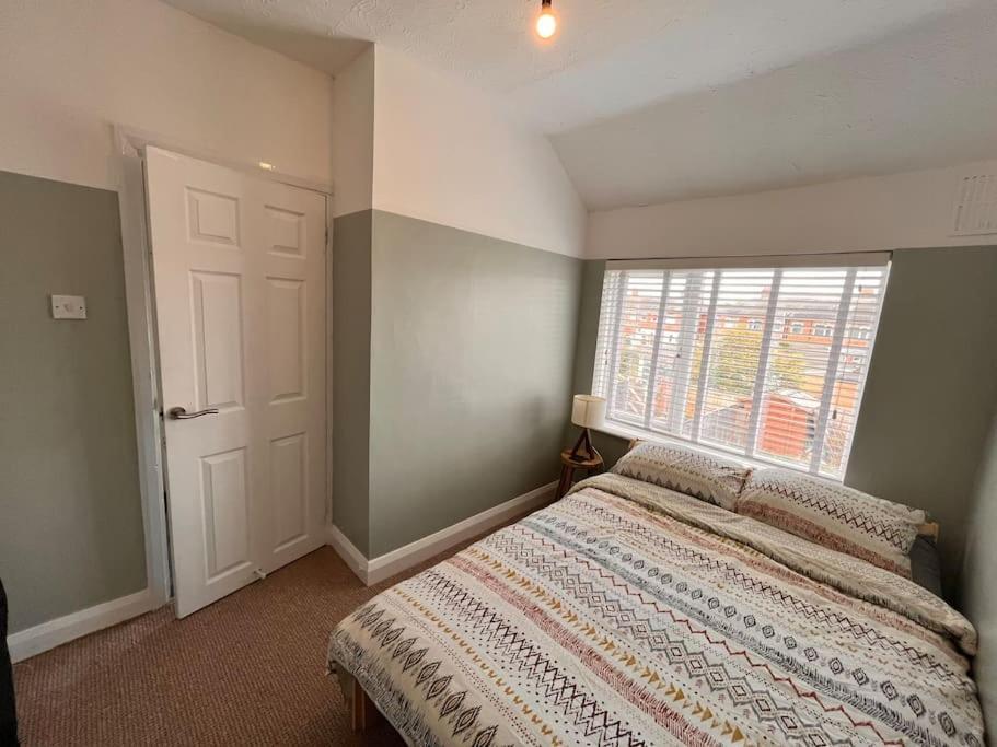 Two Bedroom Terrace House With Parking Kingston upon Hull Esterno foto